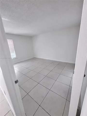 $1,900 | 430 Commodore Drive, Unit 104, Plantation, FL 33325