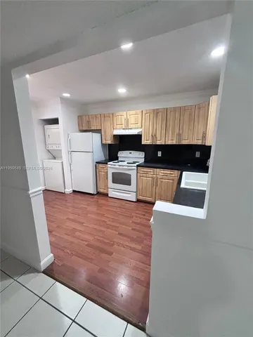 $1,900 | 430 Commodore Drive, Unit 104, Plantation, FL 33325