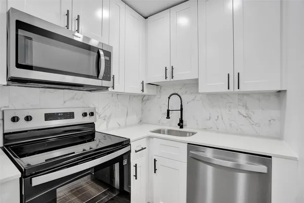 $1,700 | 199 East McNab Road, Unit 107, Pompano Beach, FL 33060