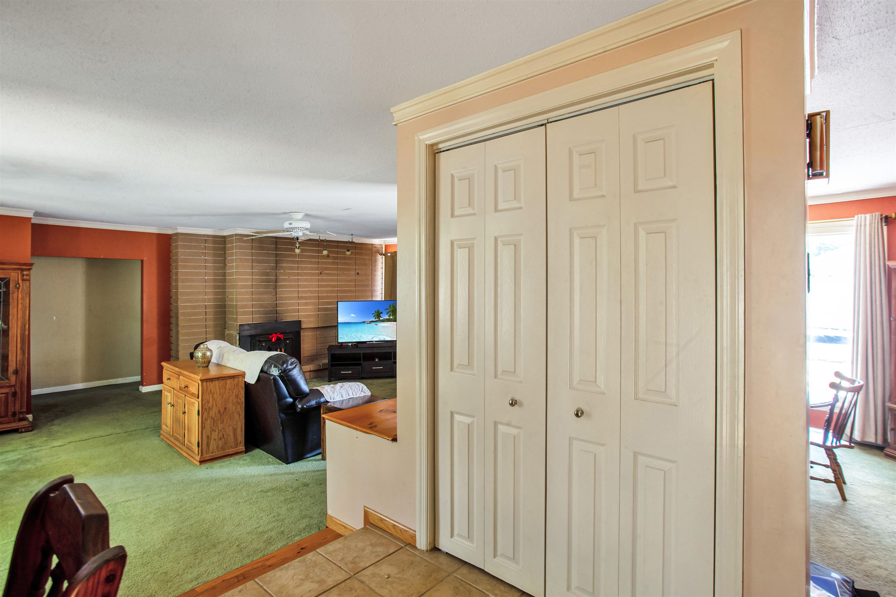210 South Railroad Avenue Rio Grande, NJ 08242 - Photo 4 of 36