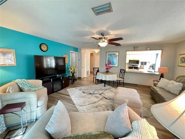 $2,000 | 3495 Tree Line Court, Unit 8, Sarasota, FL 34231