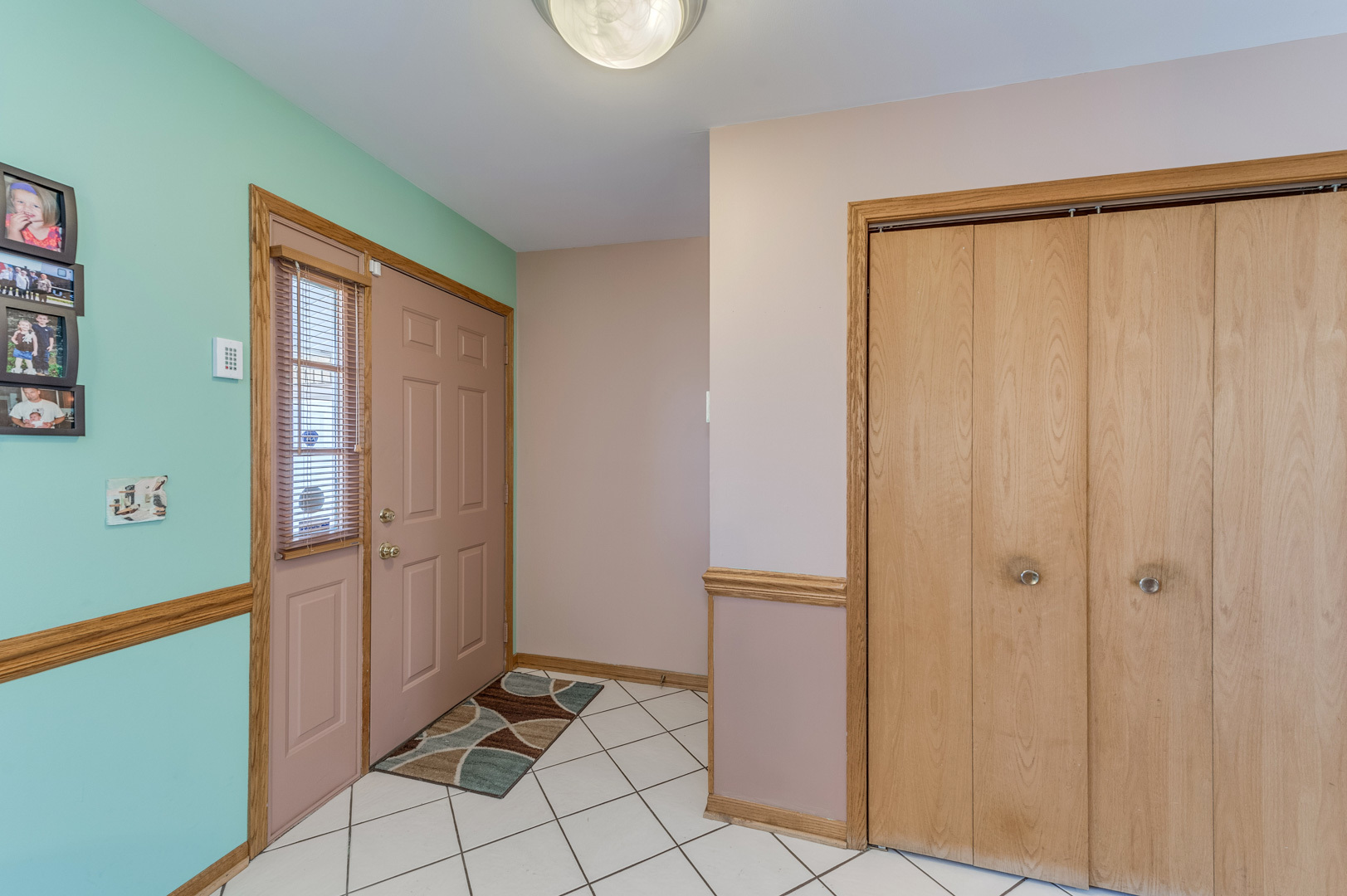 709 Bon Terre Road New Lenox, IL 60451 - Photo 3 of 30