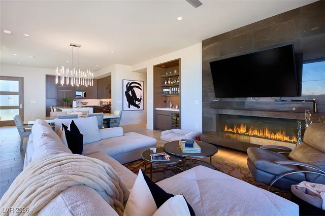 $13,500,000 | 11665 Smt Clb Drive, Unit 306, Las Vegas, NV 89135