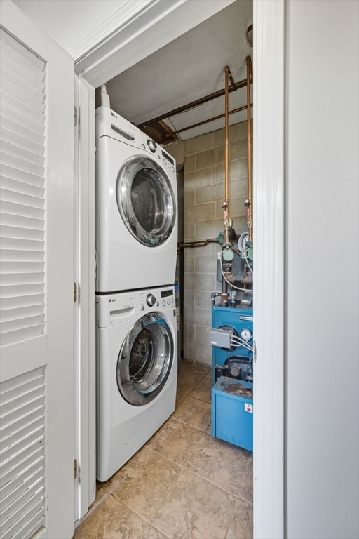 3 Nantucket Avenue Swampscott, MA 01907 - Photo 31 of 41 a utility room with sink dryer and washer