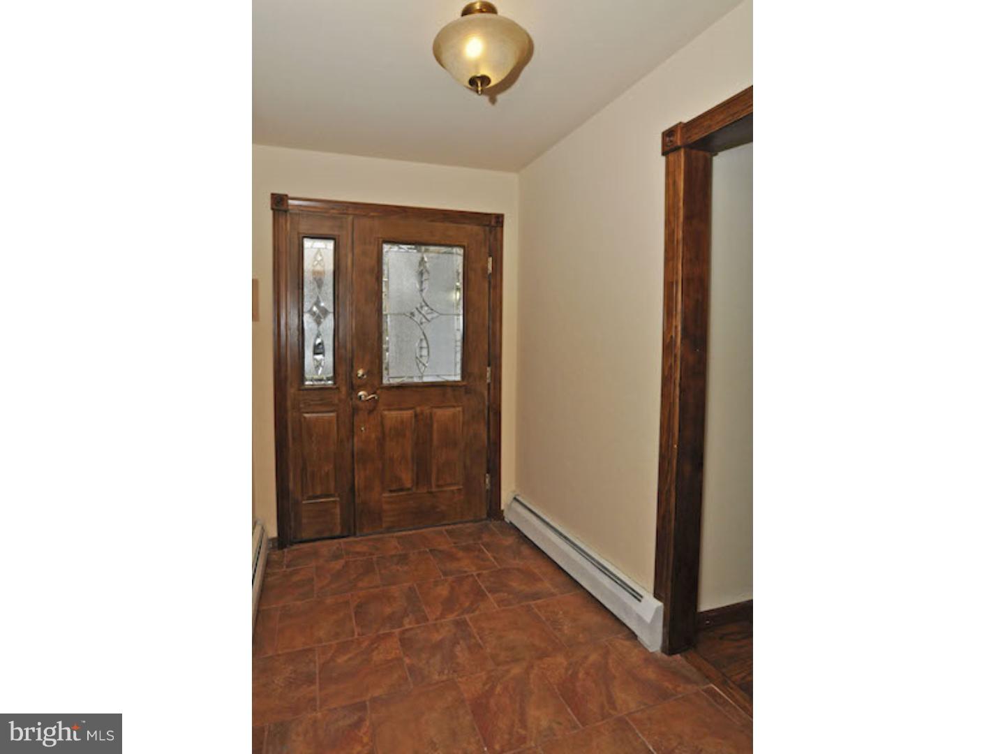 2526 Kelly Road Warrington, PA 18976 - Photo 11 of 25 Foyer