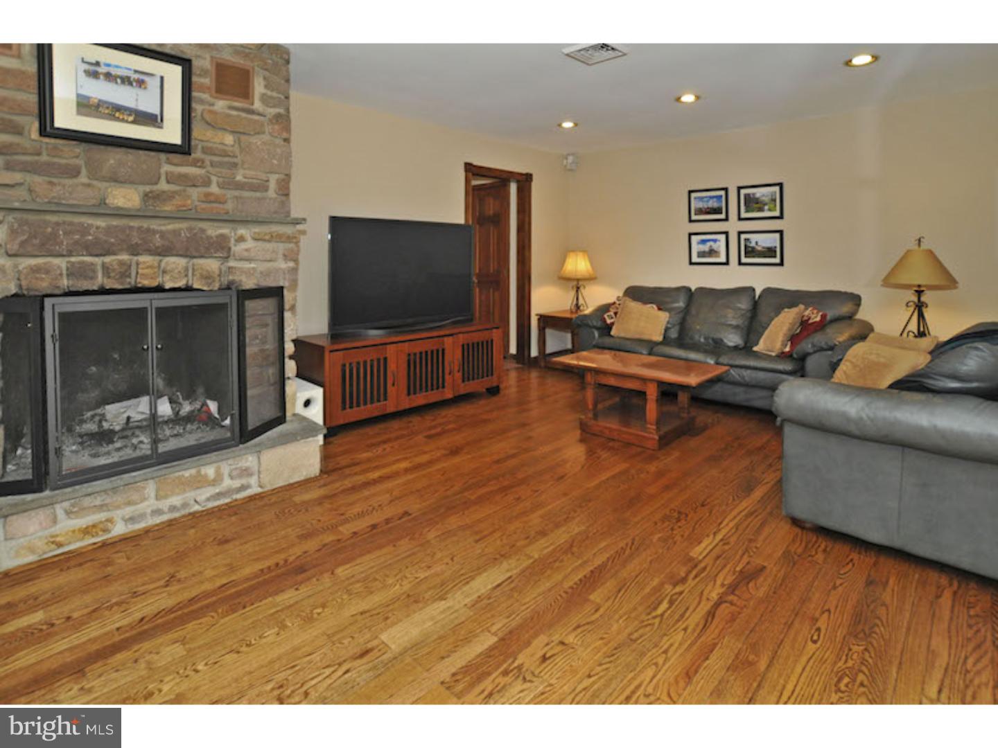2526 Kelly Road Warrington, PA 18976 - Photo 10 of 25 Family Room