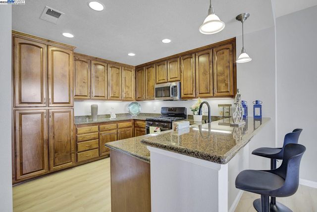 $1,088,000 | 40702 Greystone Terrace, Fremont, CA 94538