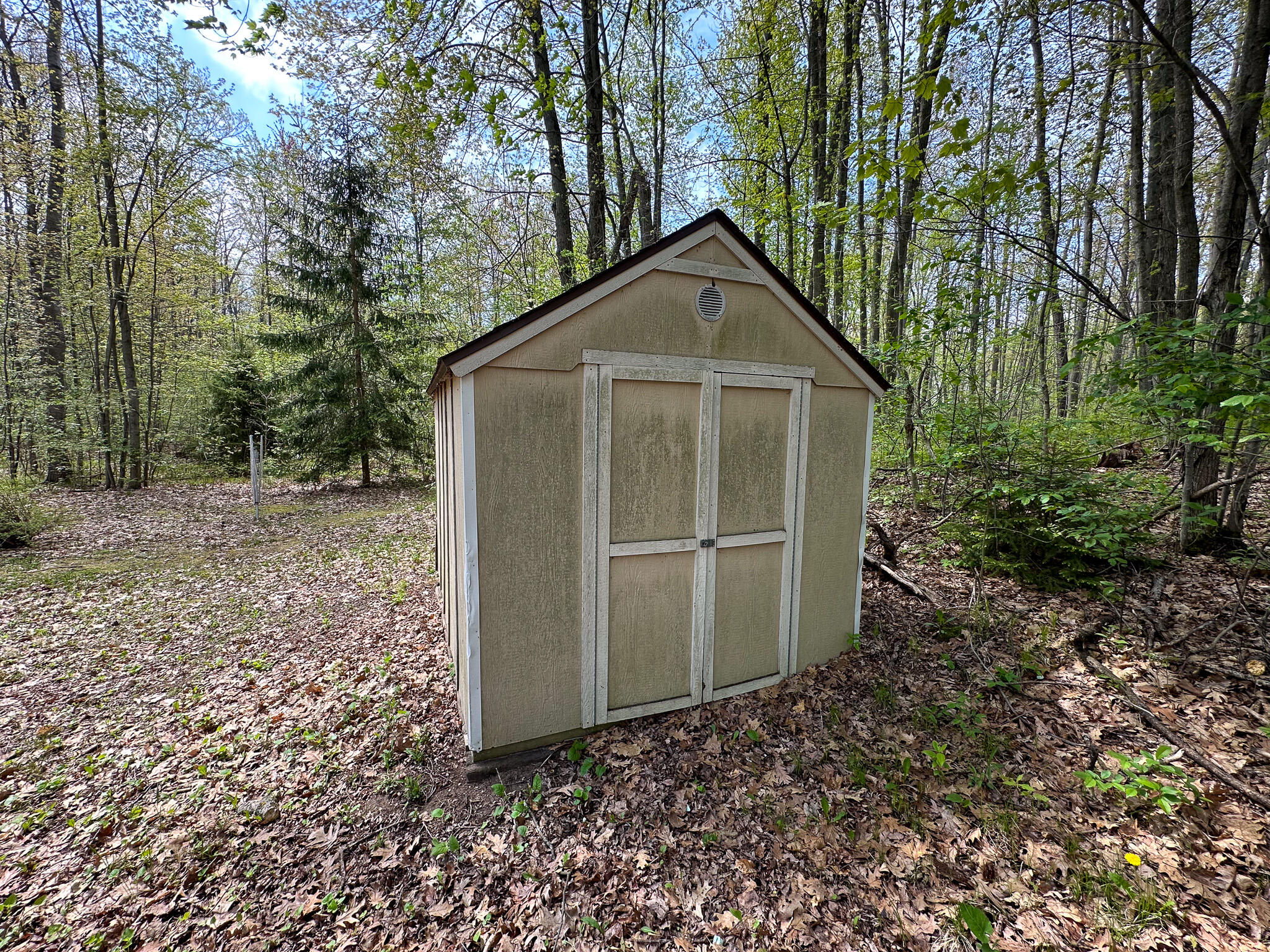 2081 Deer Lake Road Harrison, MI 48625 - Photo 30 of 42 Shed