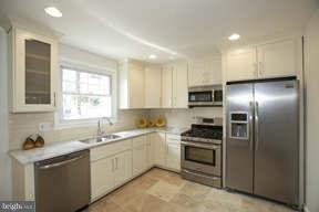 917 Weatherbee Road Baltimore, MD 21286 - Photo 12 of 24 Kitchen