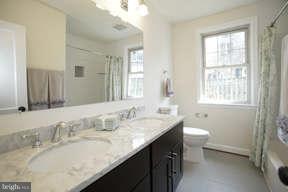 917 Weatherbee Road Baltimore, MD 21286 - Photo 17 of 24 Bath