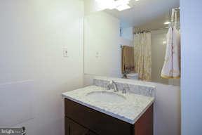 917 Weatherbee Road Baltimore, MD 21286 - Photo 22 of 24 Bath