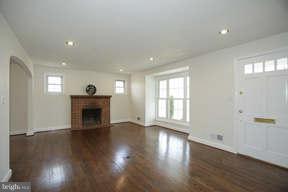 917 Weatherbee Road Baltimore, MD 21286 - Photo 5 of 24 Living Room