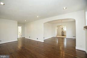 917 Weatherbee Road Baltimore, MD 21286 - Photo 7 of 24 Living Room