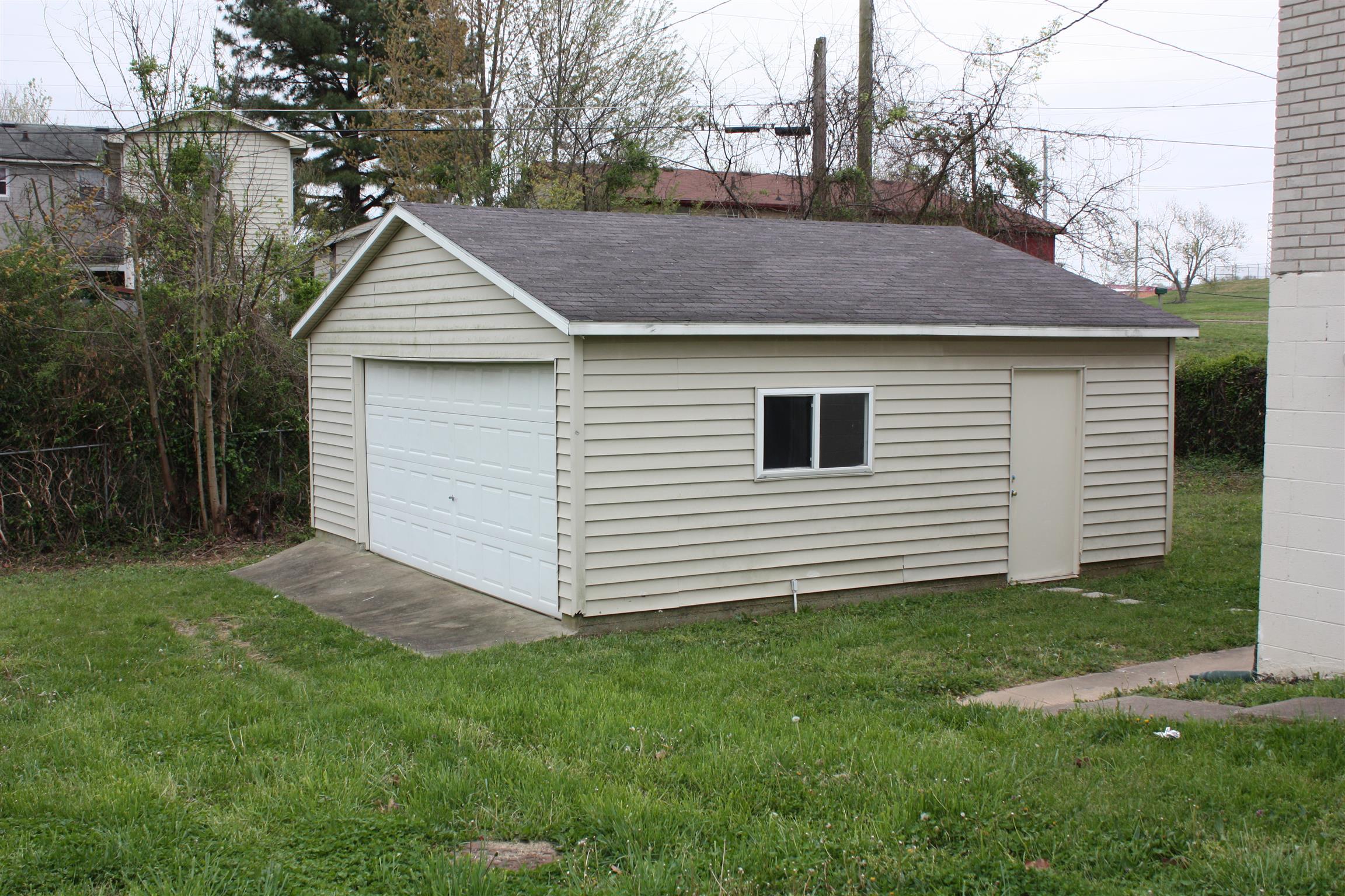 812 Josephine Street Springfield, TN 37172 - Photo 2 of 10 Gallery Image 2