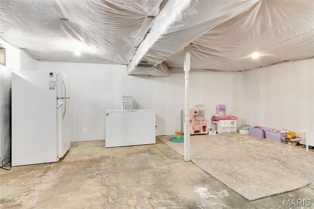 $218,000 | 180 Keeven Drive, Highland, IL 62249