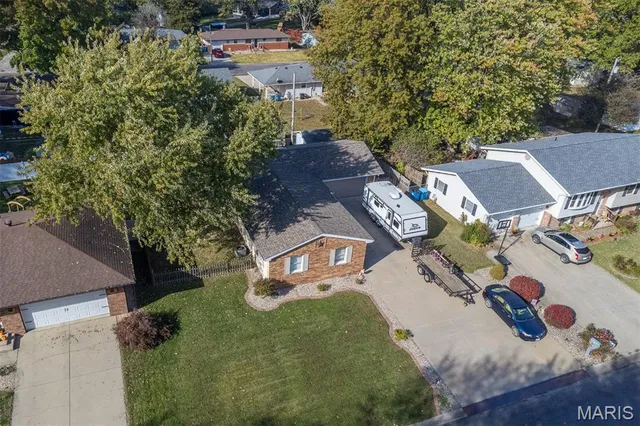 $218,000 | 180 Keeven Drive, Highland, IL 62249