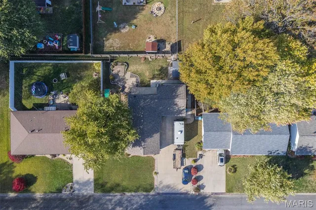 $218,000 | 180 Keeven Drive, Highland, IL 62249