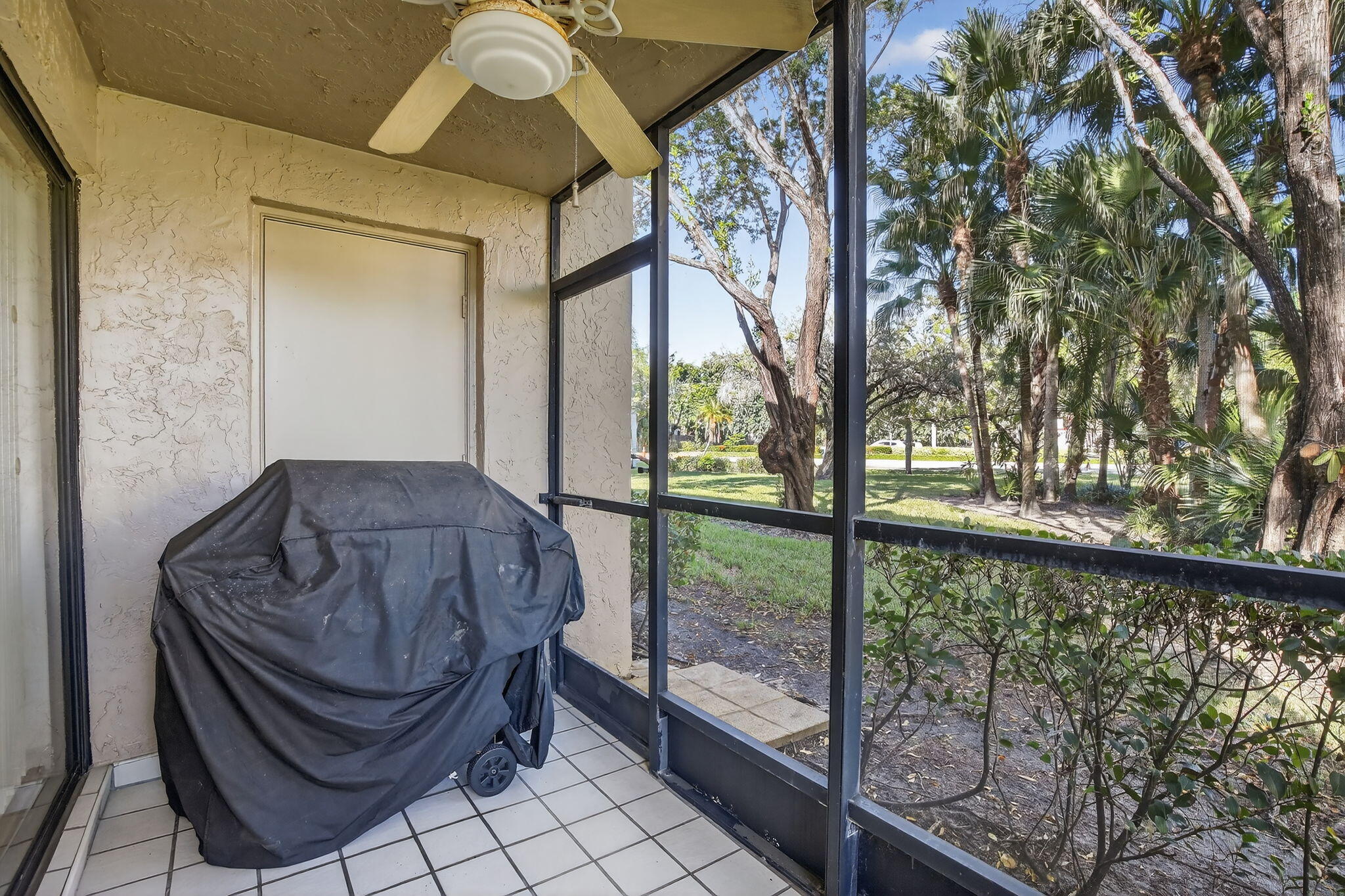 380 Racquet Club Road, Unit 106 Weston, FL 33326 - Photo 33 of 40 32-web-or-mls-_A7A6144