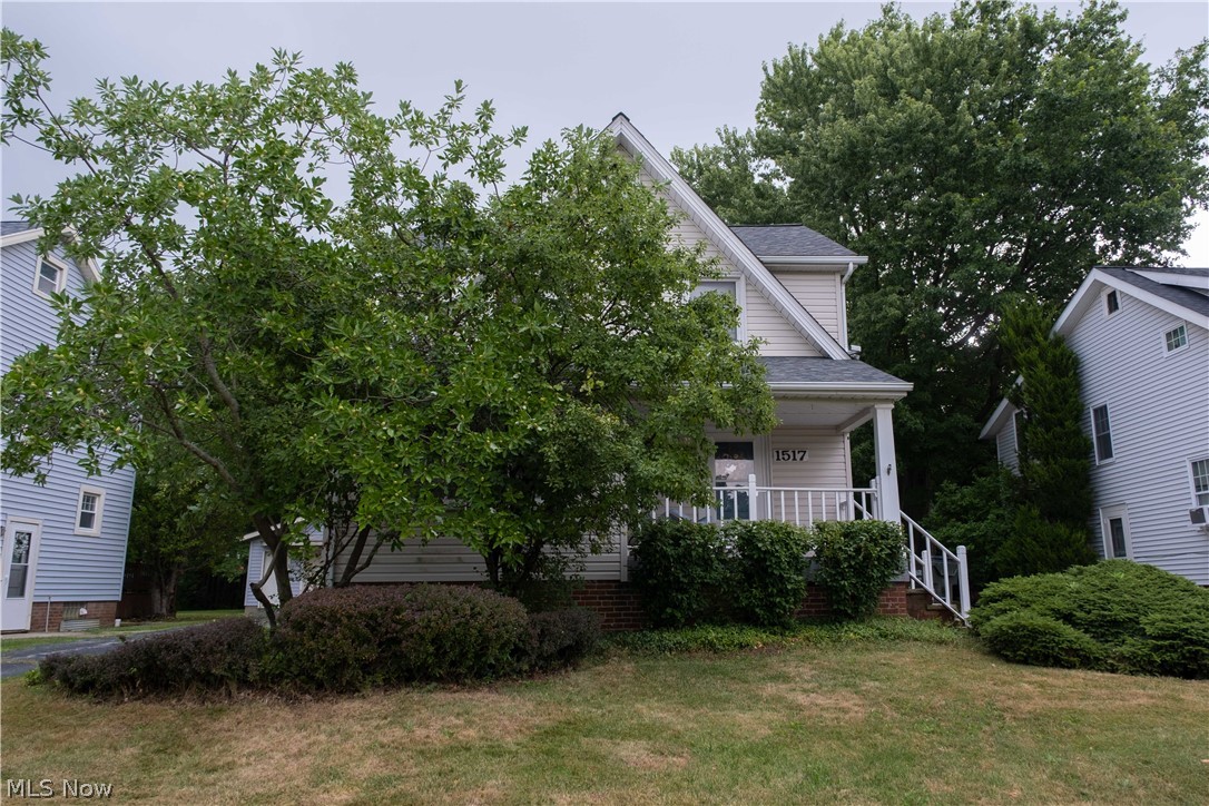 1517 Holmden Road South Euclid, OH 44121 - Photo 2 of 31 Gallery Image 2