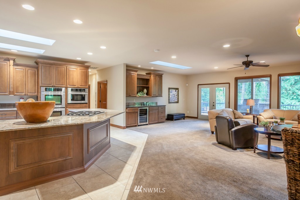 21124 46th Avenue Southeast Bothell, WA 98021 - Photo 3 of 17