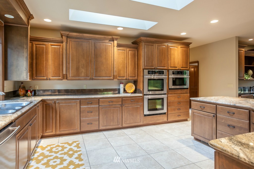 21124 46th Avenue Southeast Bothell, WA 98021 - Photo 5 of 17