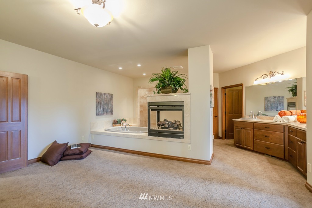 21124 46th Avenue Southeast Bothell, WA 98021 - Photo 8 of 17