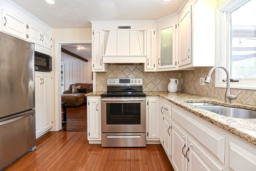 11 Robin Road Norfolk, MA 02056 - Photo 12 of 42 Gallery Image 12