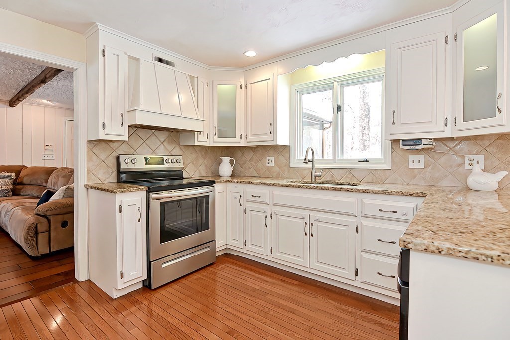 11 Robin Road Norfolk, MA 02056 - Photo 13 of 42 Gallery Image 13