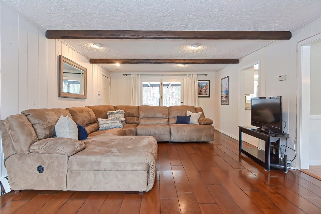 11 Robin Road Norfolk, MA 02056 - Photo 18 of 42 Gallery Image 18