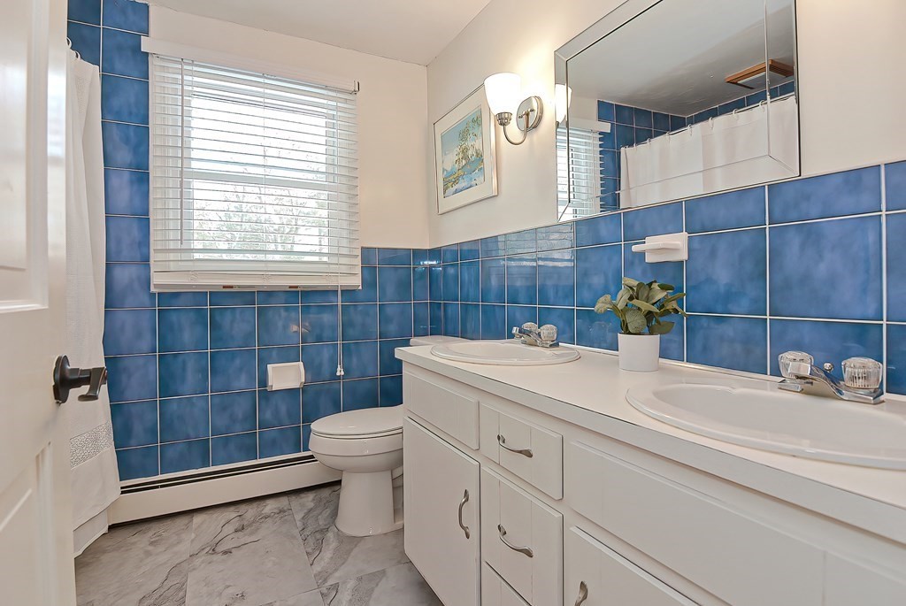 11 Robin Road Norfolk, MA 02056 - Photo 29 of 42 Gallery Image 29