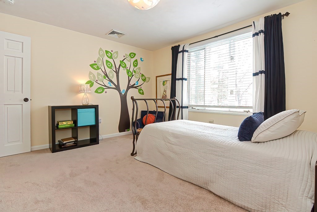 11 Robin Road Norfolk, MA 02056 - Photo 33 of 42 Gallery Image 33