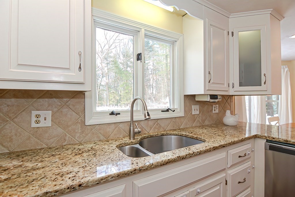 11 Robin Road Norfolk, MA 02056 - Photo 9 of 42 Gallery Image 9