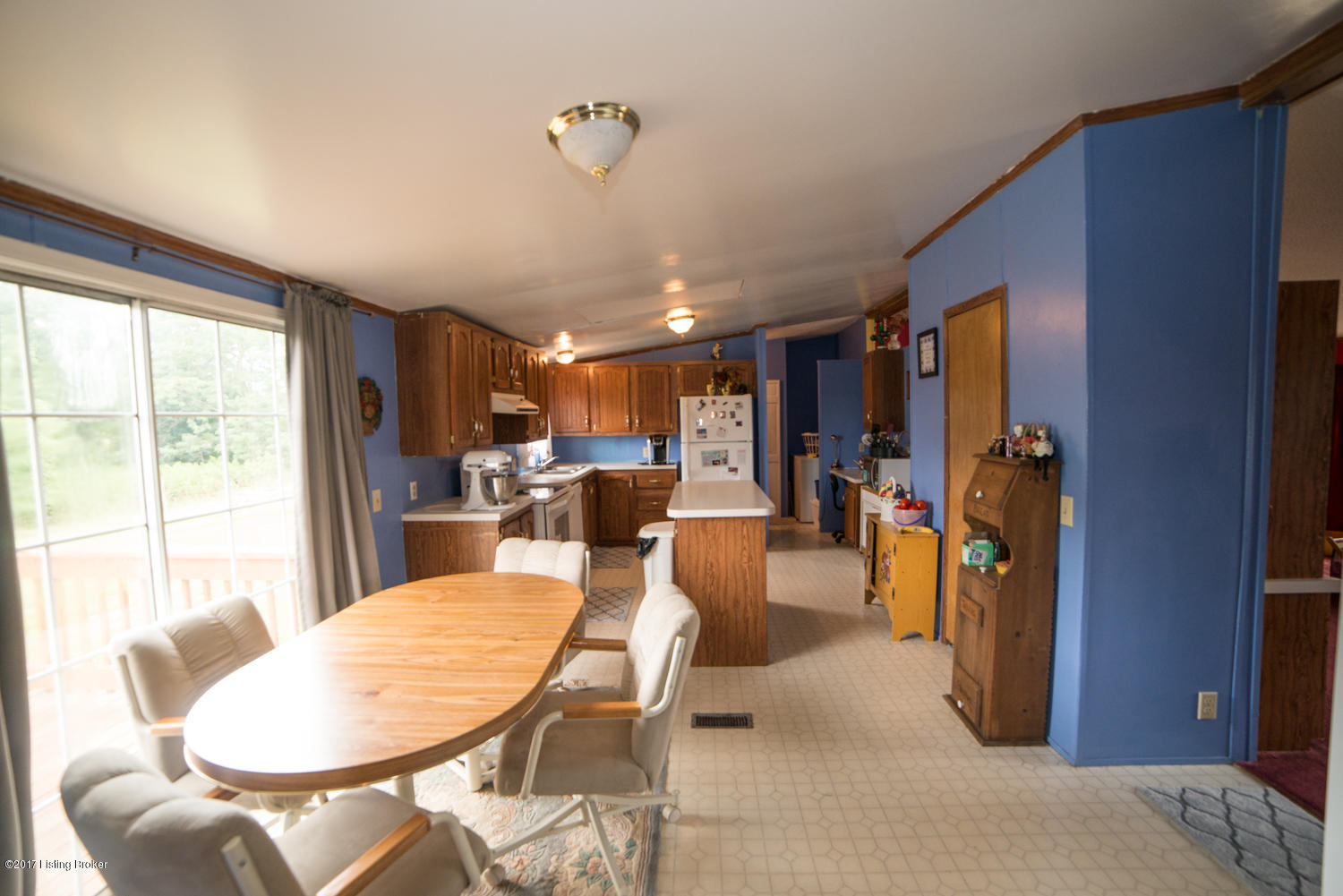 9228 Maddox Ridge Road Turners Station, KY 40075 - Photo 6 of 44 Eat in Kitchen