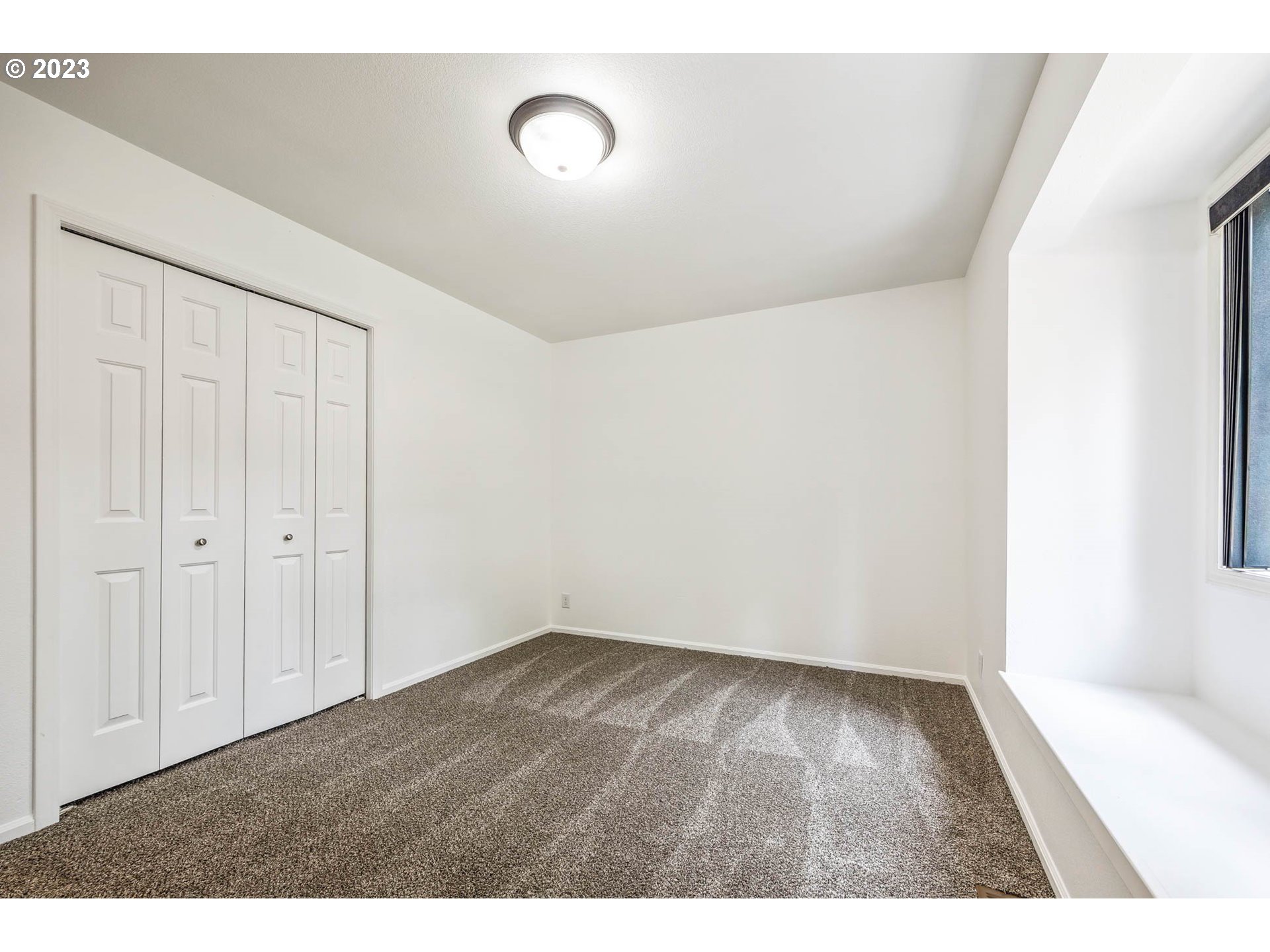 789 South 69th Street Springfield, OR 97478 - Photo 21 of 46 a view of an empty room