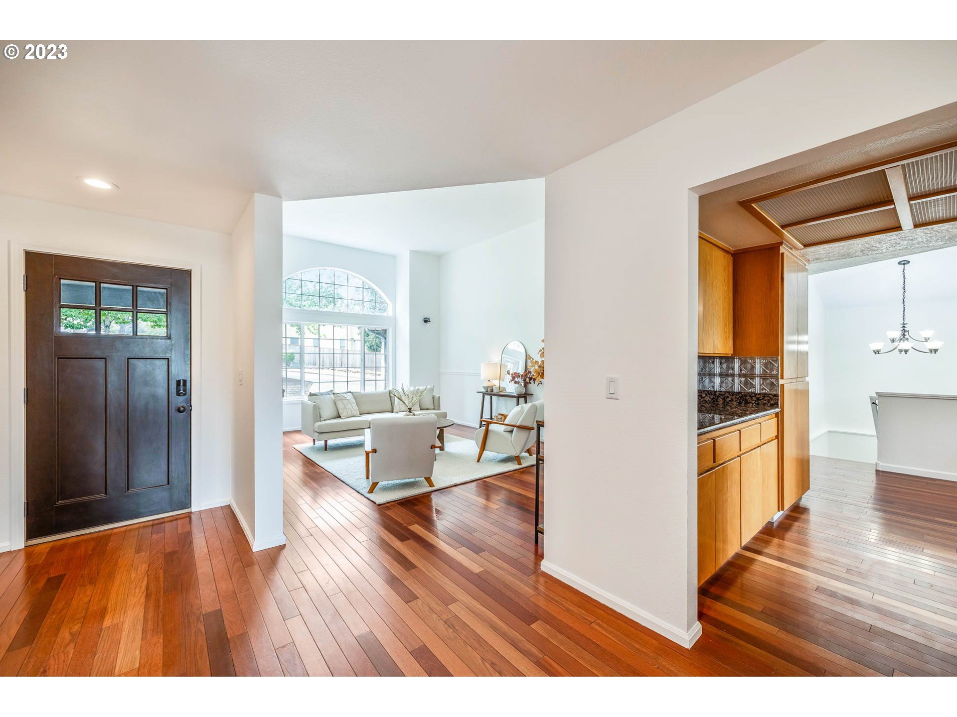 789 South 69th Street Springfield, OR 97478 - Photo 3 of 46 a living room with furniture and a wooden floor