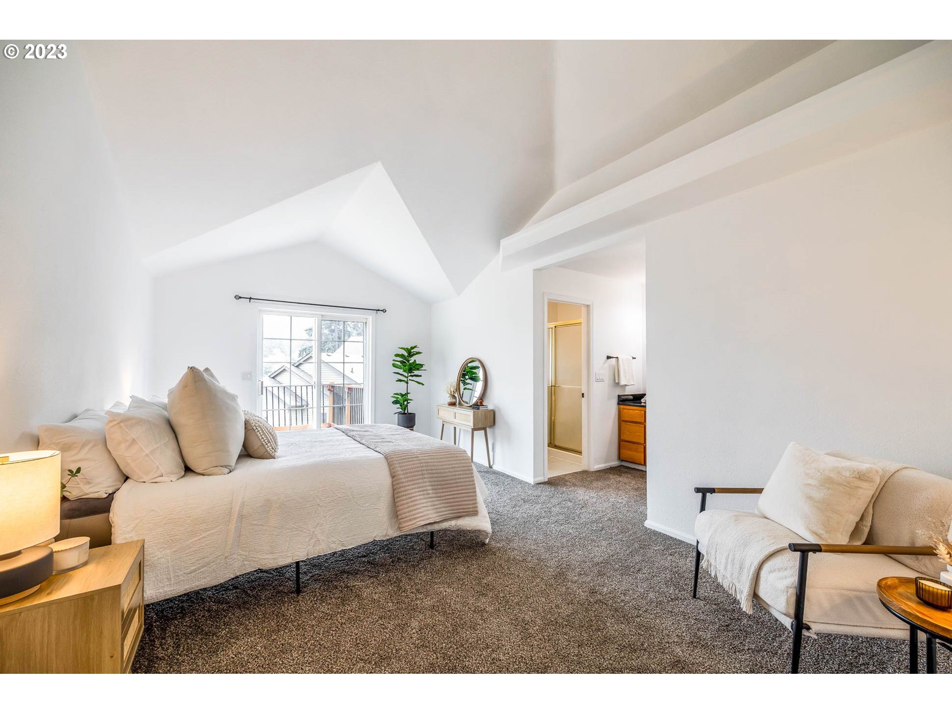 789 South 69th Street Springfield, OR 97478 - Photo 10 of 46 a bedroom with a bed and chair