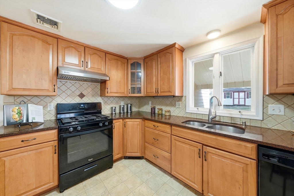 1 Valley Road Lexington, MA 02421 - Photo 10 of 40