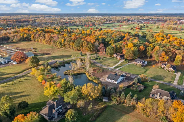 $834,900 | 28510 Coyote Court, New Hudson, MI 48165
