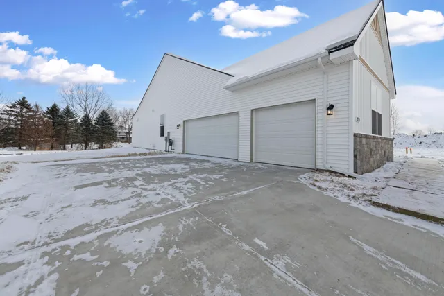 $834,900 | 28510 Coyote Court, New Hudson, MI 48165