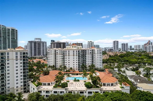 $675,000 | 20000 East Country Club Drive, Unit TS02, Aventura, FL 33180