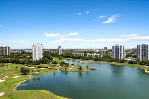 $675,000 | 20000 East Country Club Drive, Unit TS02, Aventura, FL 33180