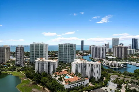 $675,000 | 20000 East Country Club Drive, Unit TS02, Aventura, FL 33180