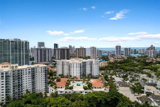 $675,000 | 20000 East Country Club Drive, Unit TS02, Aventura, FL 33180