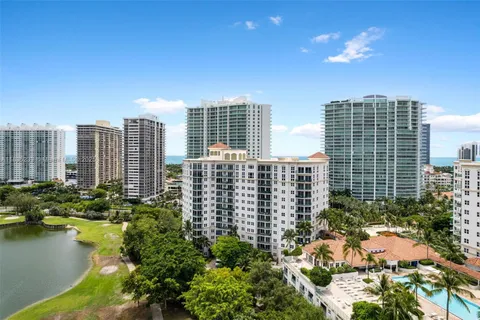 $675,000 | 20000 East Country Club Drive, Unit TS02, Aventura, FL 33180