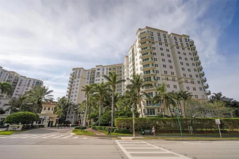 $675,000 | 20000 East Country Club Drive, Unit TS02, Aventura, FL 33180