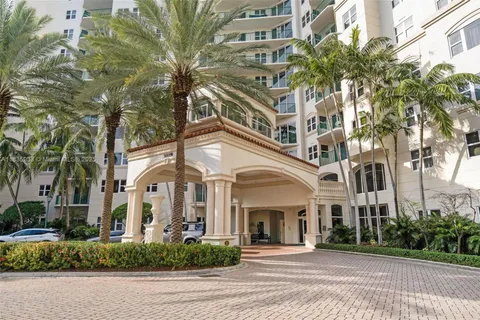 $675,000 | 20000 East Country Club Drive, Unit TS02, Aventura, FL 33180
