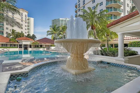 $675,000 | 20000 East Country Club Drive, Unit TS02, Aventura, FL 33180