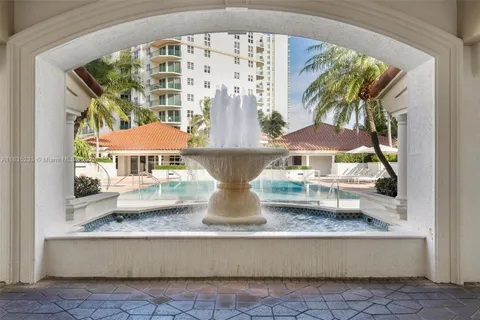 $675,000 | 20000 East Country Club Drive, Unit TS02, Aventura, FL 33180