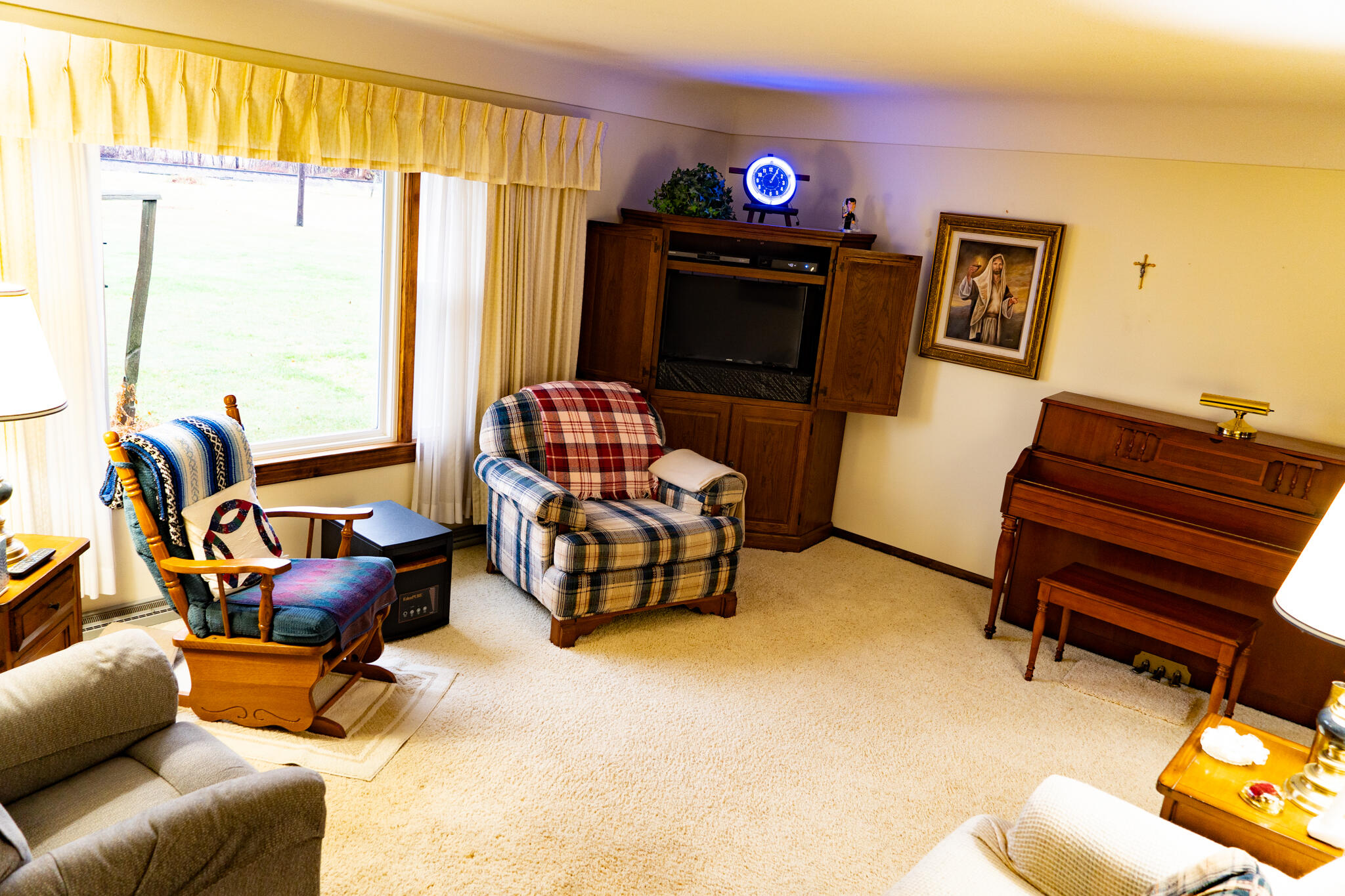 20130 Gratiot Road Merrill, MI 48637 - Photo 9 of 33 Living Room 2