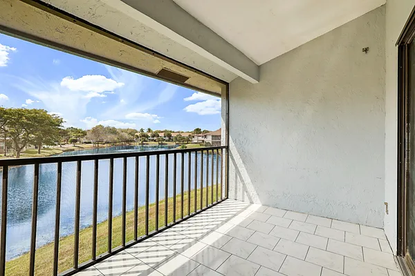 $2,600 | 605 Harbour Pointe Way, Greenacres, FL 33413